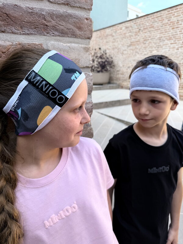 Beanie - Vrúbkovaná čelenka,  jemný doplnok ku každému outfitu